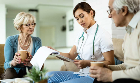 Tips for Accompanying an Elderly Parent to the Doctor as a Caregiver